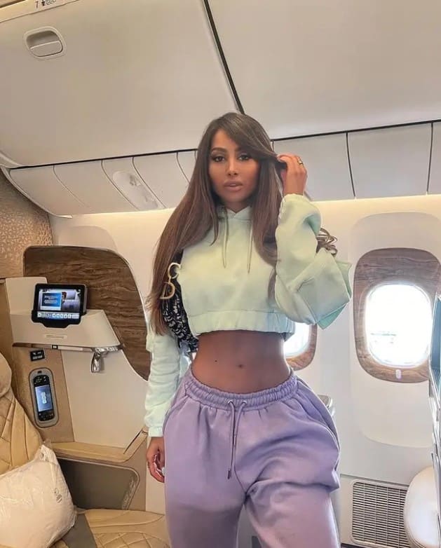 Instagram Model Exposed By Co Passengers After Posing For Photo In